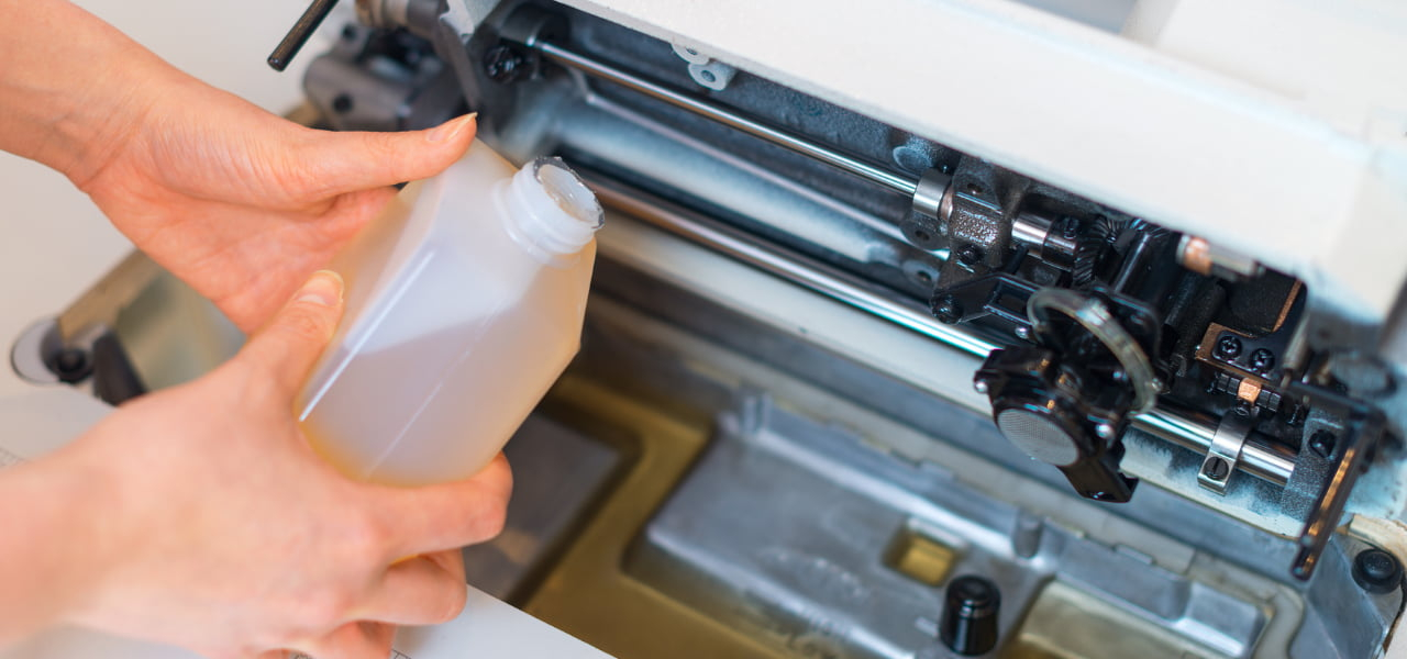 Huile pour machine à coudre